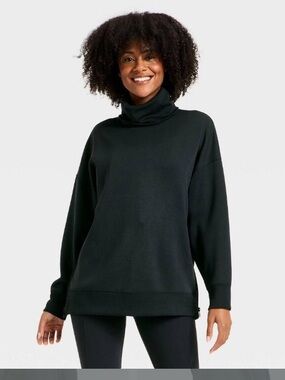 NWT All in motion airy sleek Turtleneck Sweatshirt - Black no offers